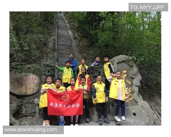 小区里隐藏的足球明星生活日常揭密，球场之外的精彩故事等你来发现