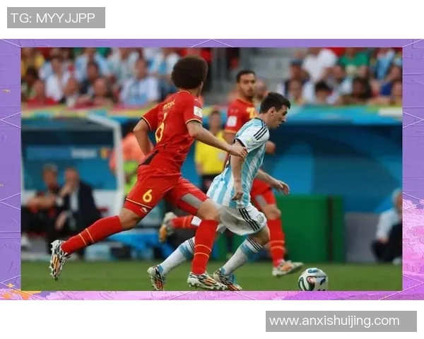 三名足球明星的传奇故事与他们对足球的热爱与奉献精神